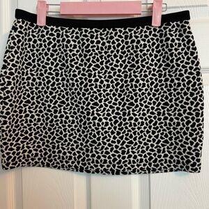 EXPRESS • Black and white leopard print sweater skirt